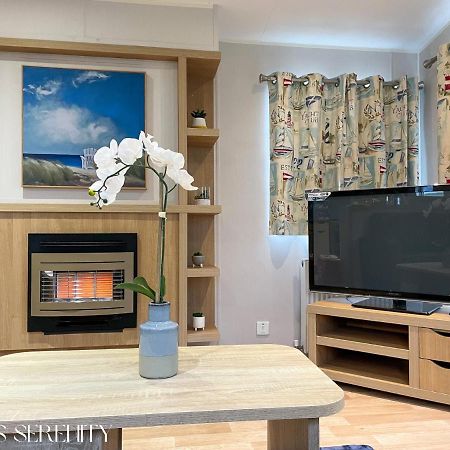 Lovely Holiday Home At Lyons Caravan Park! Prestatyn Kültér fotó