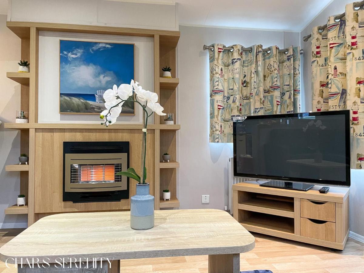 Lovely Holiday Home At Lyons Caravan Park! Prestatyn Kültér fotó