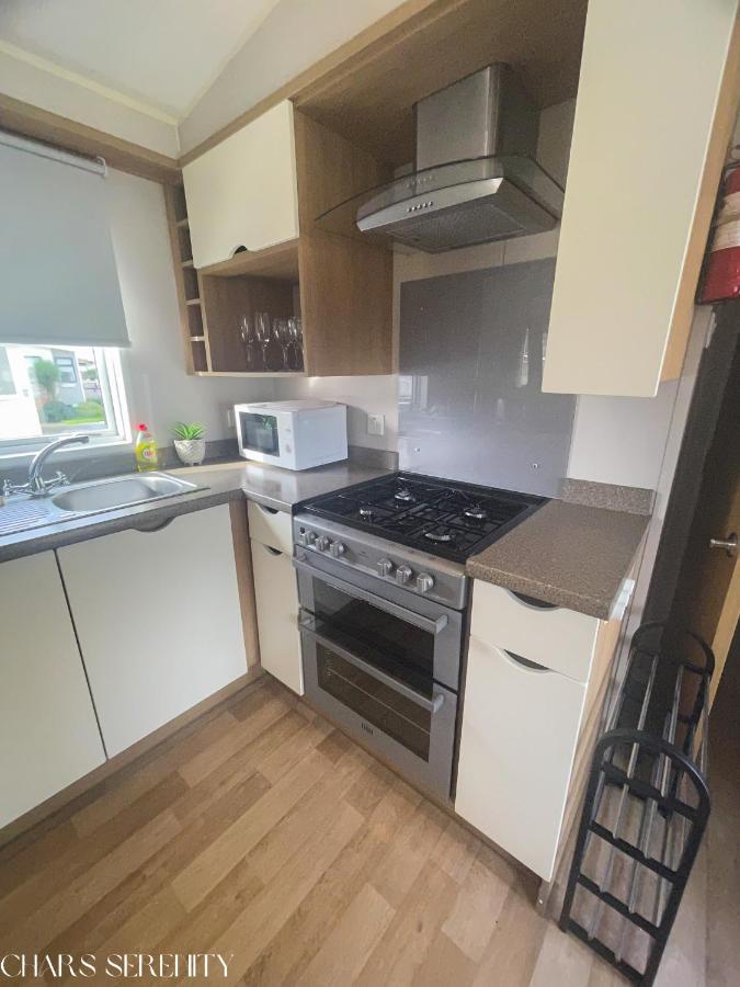 Lovely Holiday Home At Lyons Caravan Park! Prestatyn Kültér fotó